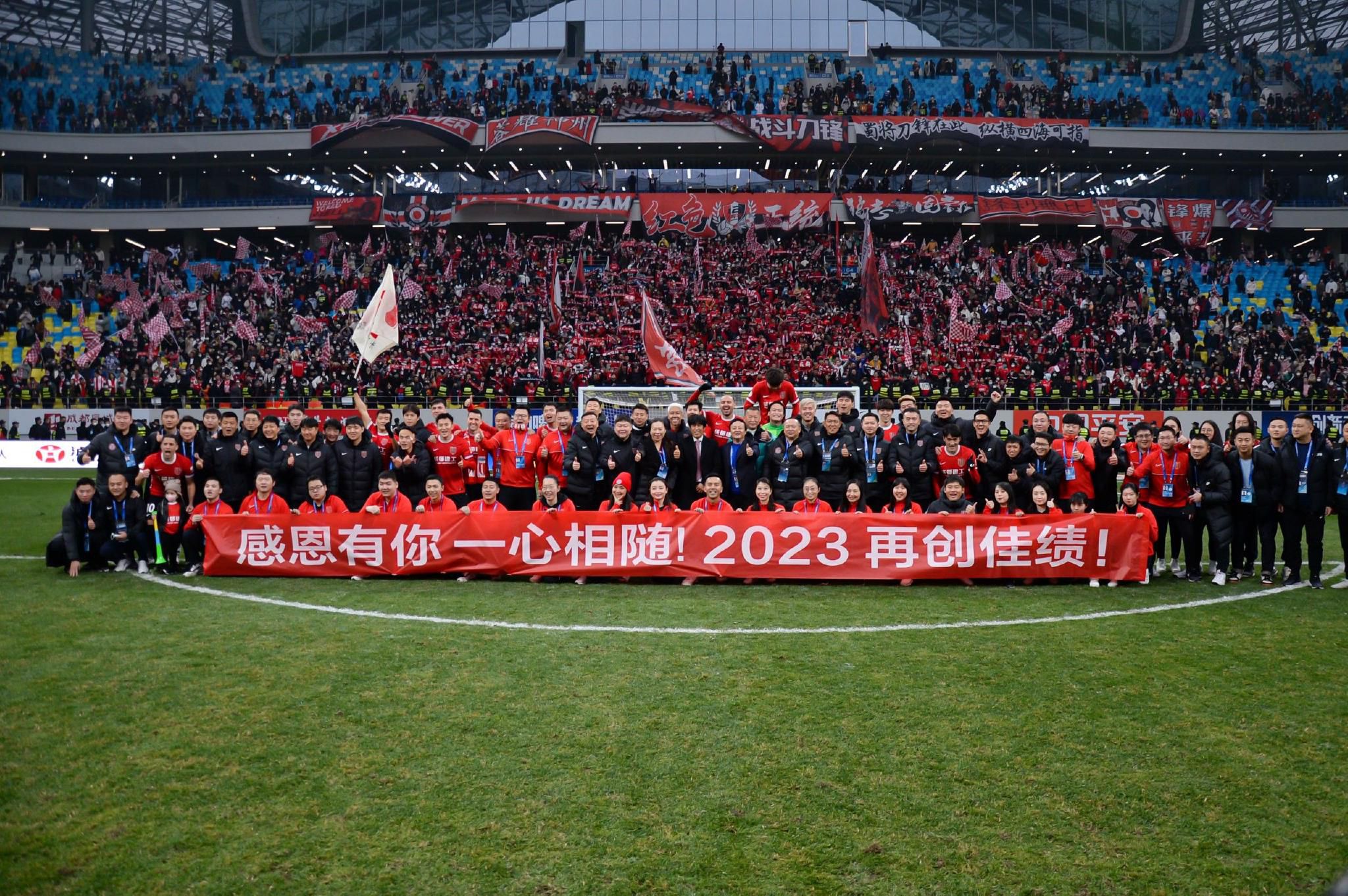 专家推荐【慕容解球】足球10连红奉上下午澳超赛事：悉尼FC VS 惠灵顿凤凰【红单战神】足球6连红带来深夜意甲精选：佛罗伦萨 VS 都灵【球球论道】足球20中13带来深夜意甲精选：那不勒斯 VS 蒙扎今日热点赛事今天下午澳超继续开打，领头羊惠灵顿凤凰强势出击，凌晨葡超赛事、意甲赛场重燃战火，本菲卡、国际米兰、那不勒斯等焦点球队将悉数登场，届时7M各路专家将为您带来权威解析，敬请关注。